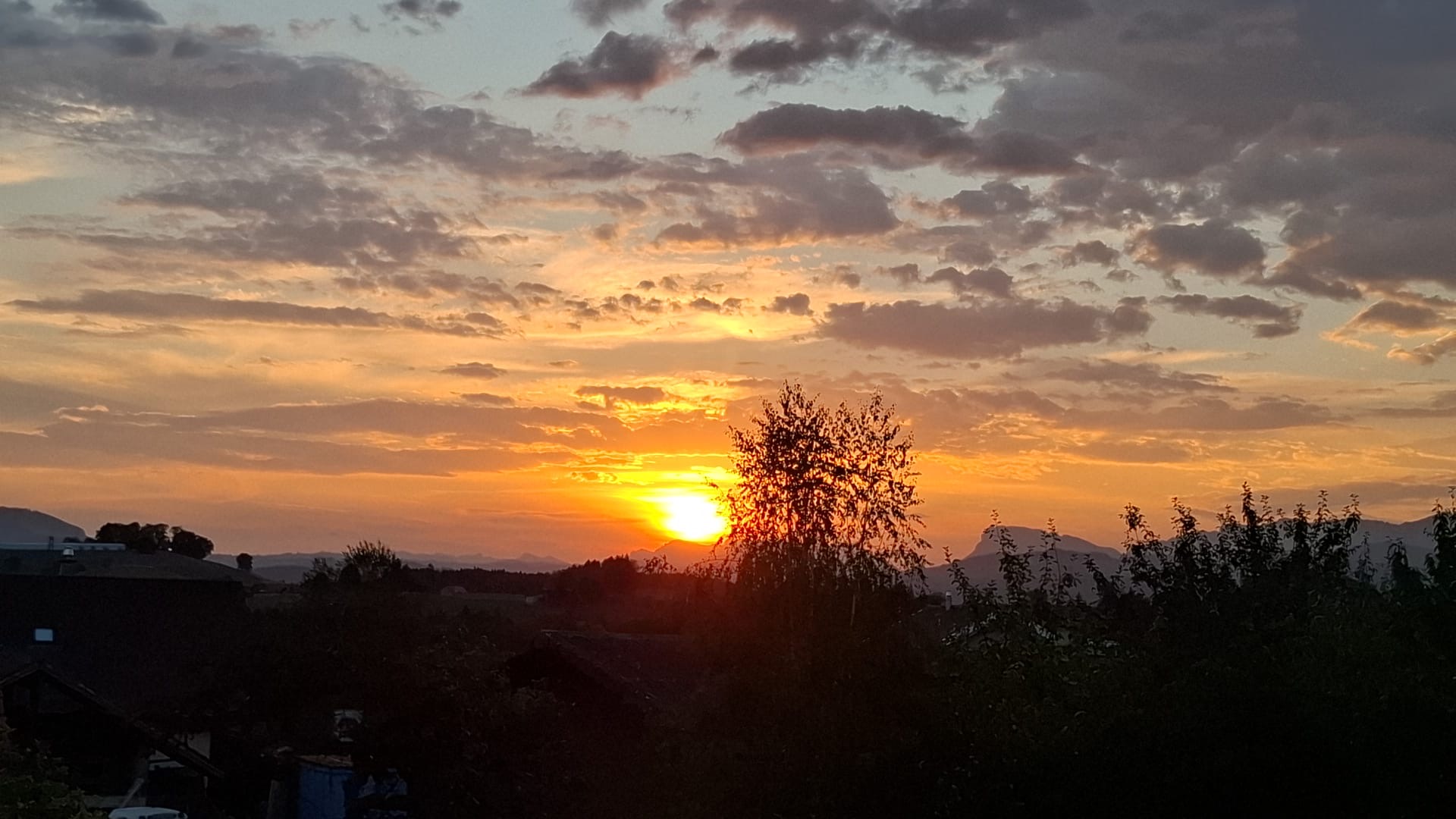 Sonnenuntergang über dem Hof